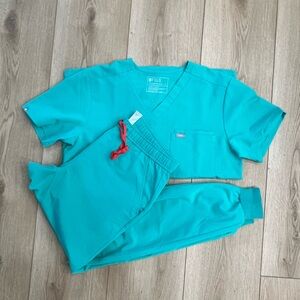 Figs Surgical Green Scrub Set